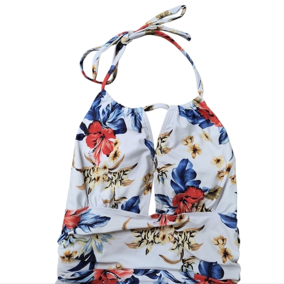 Floral White One-Piece Ruched Swimsuit – Size Large - Picture 5 of 13